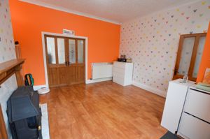 Lounge- click for photo gallery